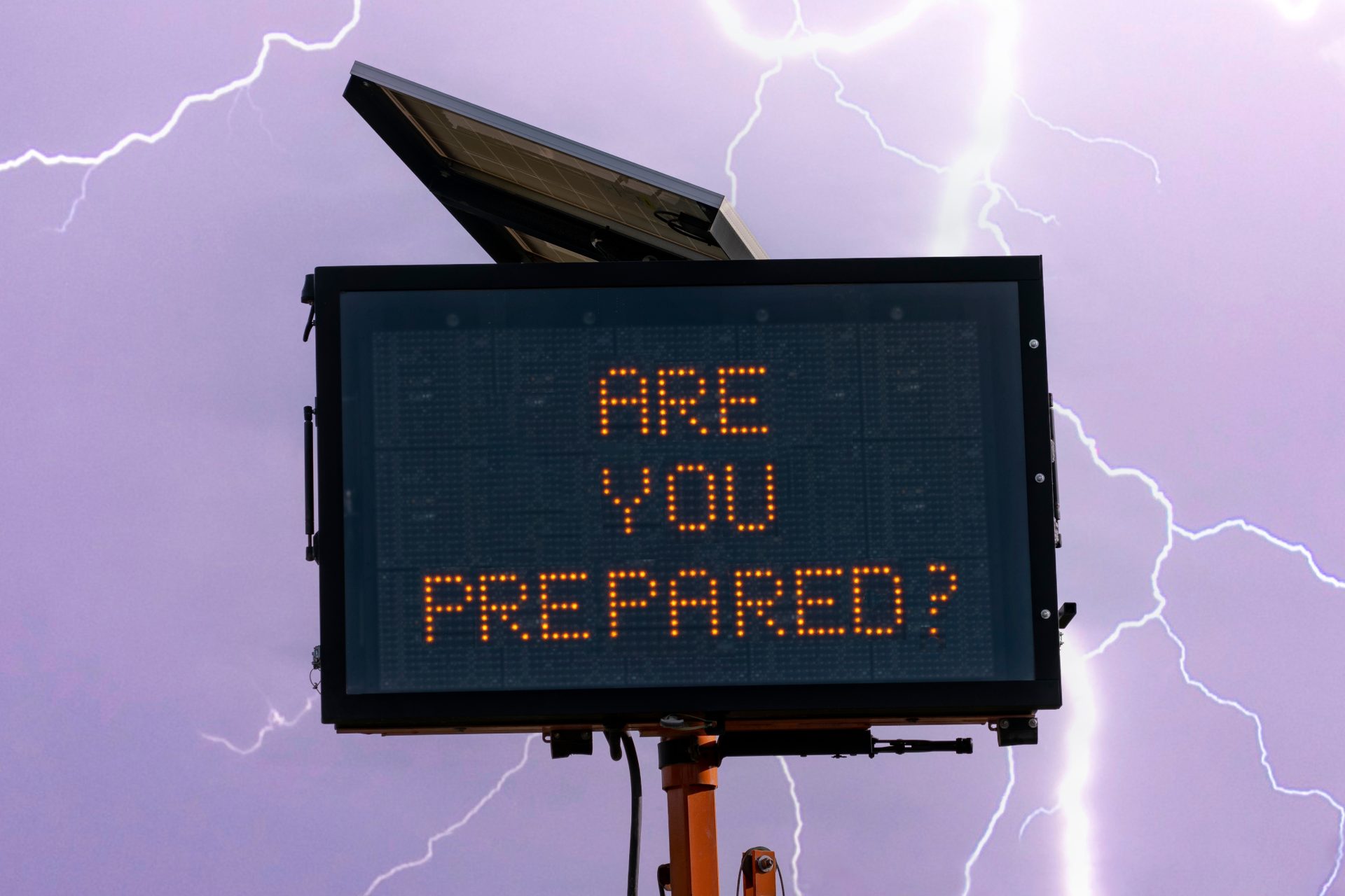 Lightning strikes and sign that says "are you prepared". Aquarium power outage featured image